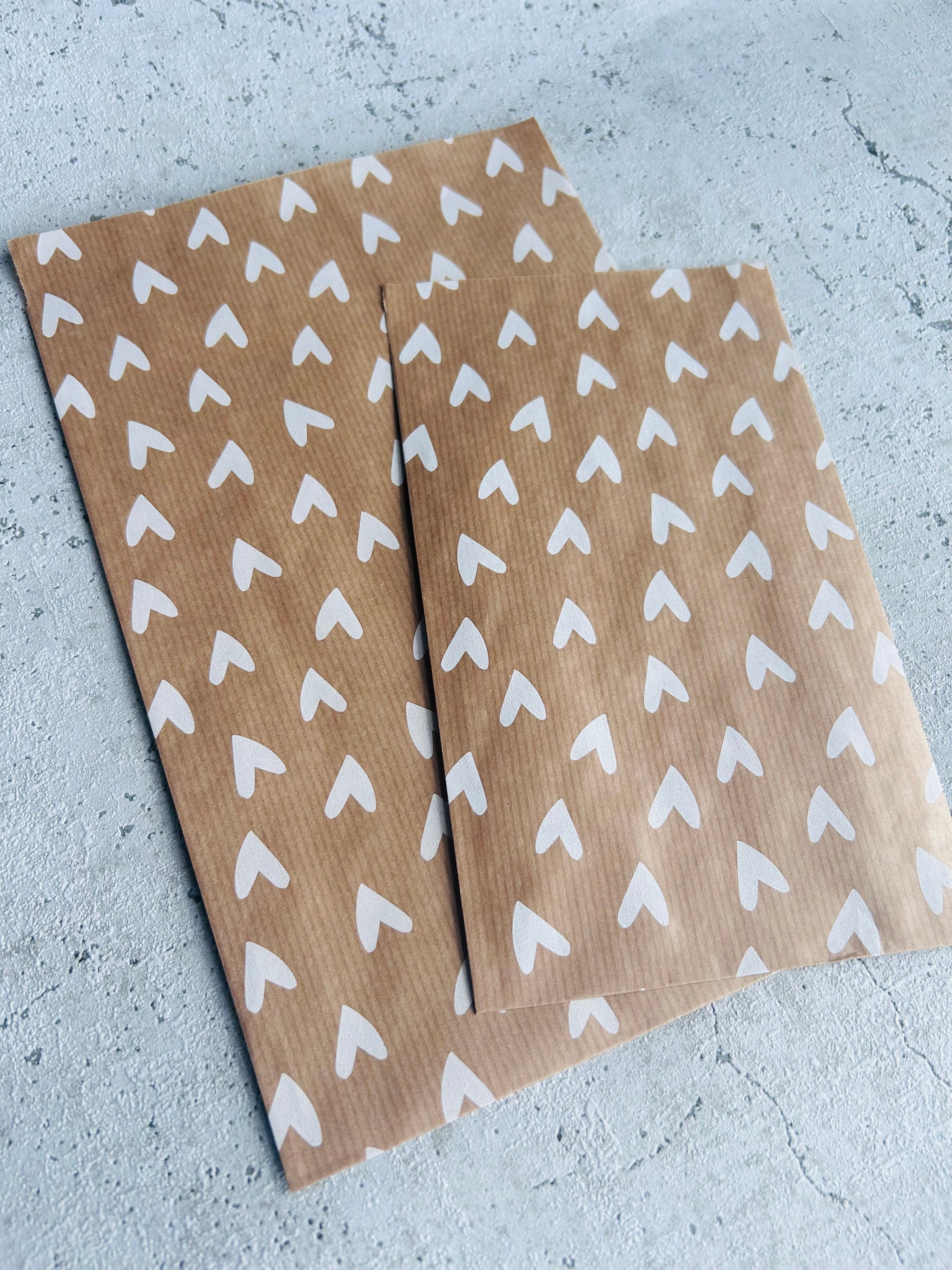 Papier Taschen  • Herzchen Kraftpapier weiss •10 Stk